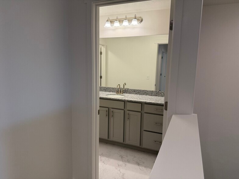 Building Photo - 1485 N 305 E