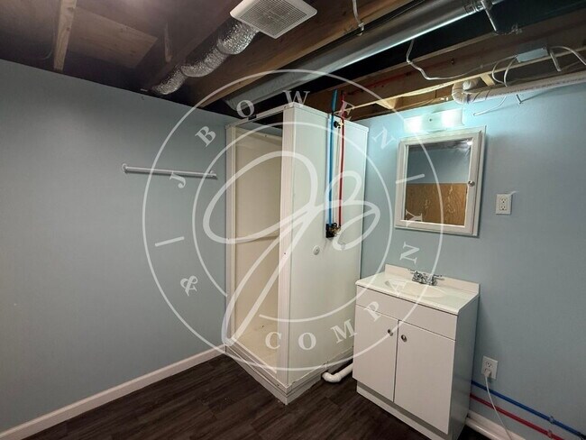 Building Photo - 1116 Brookley Blvd