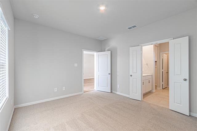 Building Photo - 801 Leavenworth Dr