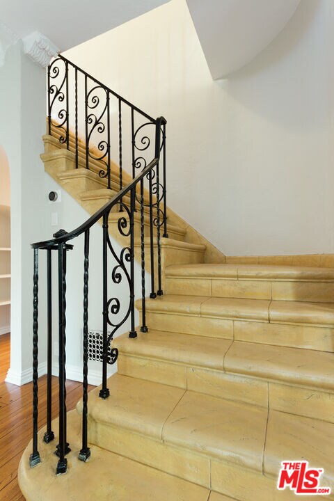 Building Photo - 1930 Rodney Dr