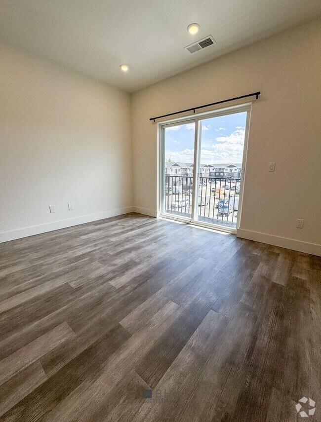 Building Photo - BRAND NEW Pet Friendly 1 bed/ 1 bath apart...