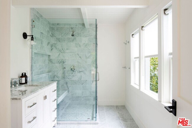 Building Photo - 6456 Sycamore Meadows Dr