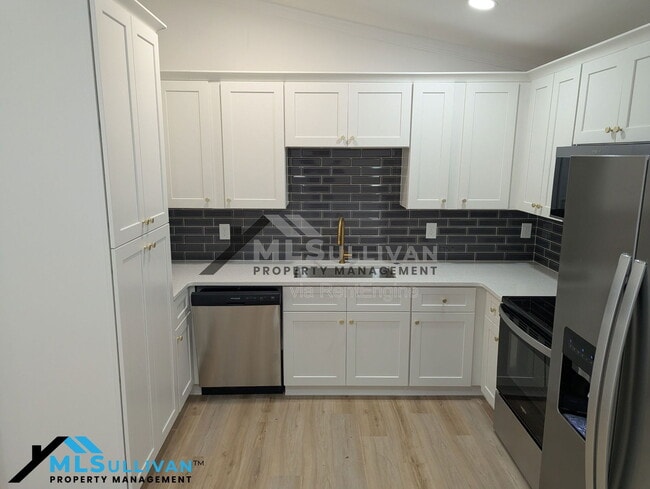 Building Photo - 5802 Lillie Dr