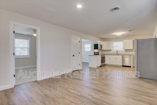 Building Photo - 2336 Prague Ct