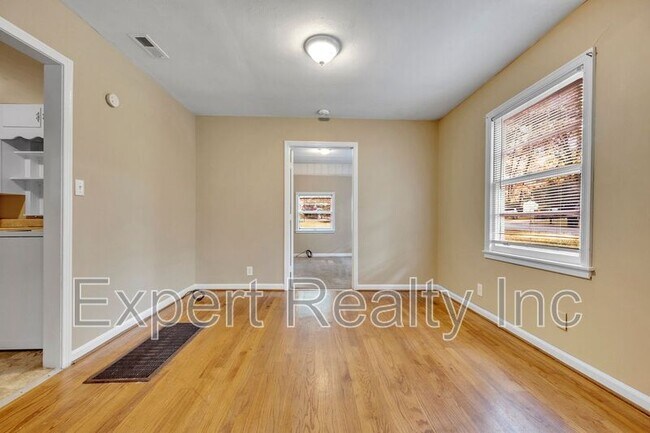 Building Photo - 1720 University Blvd