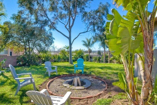 Building Photo - Spacious 5-Bedroom Home on Quiet Cul-de-Sac with Stunning Views