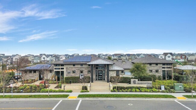 Building Photo - 2941 Grassy Bank Ave