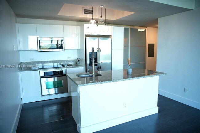 Building Photo - 888 Biscayne Blvd