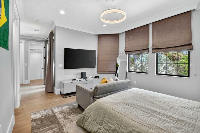 Building Photo - 16892 Strasbourg Ln