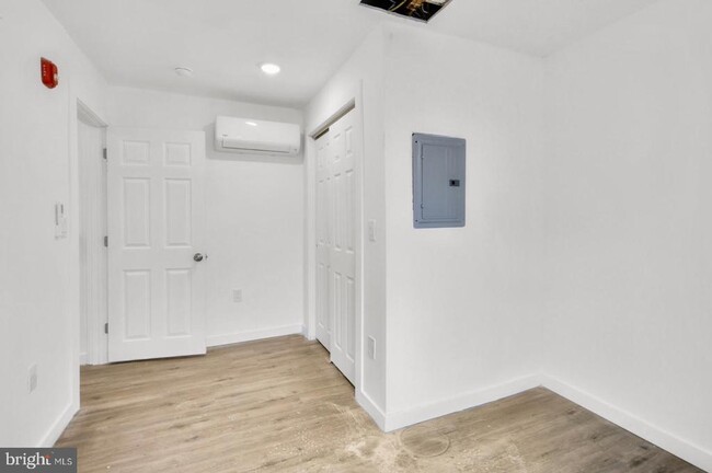 Building Photo - 7037 Ridge Ave