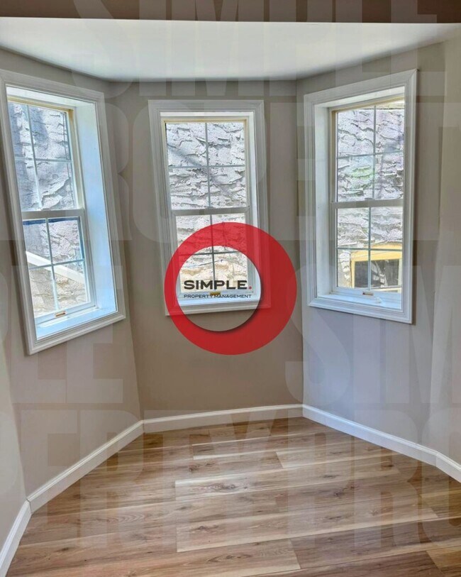 Building Photo - Two-bedroom one bath house with off street...