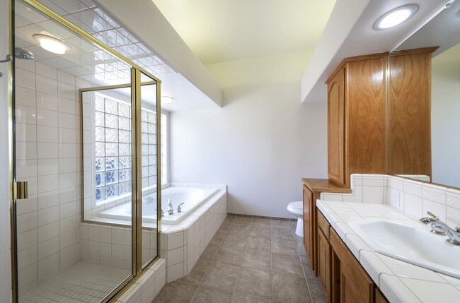 Building Photo - 4709 Laurel Springs Dr