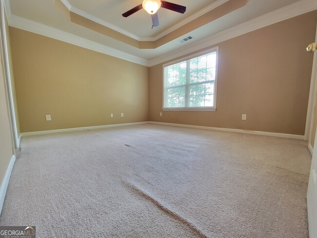 Building Photo - 6162 Deluna Way
