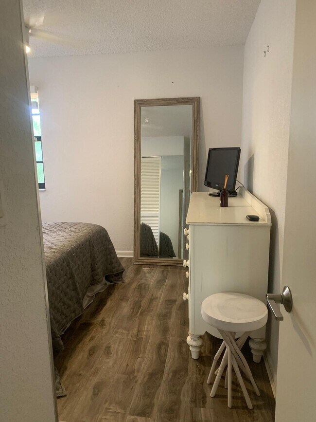 Building Photo - 7770 La Mirada Dr