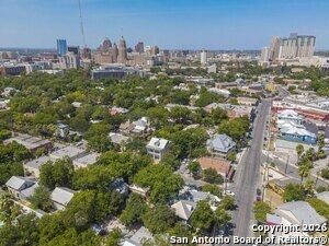 Building Photo - 302 Madison St