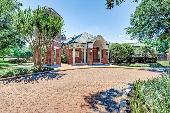 Building Photo - 14 Bradford Cir