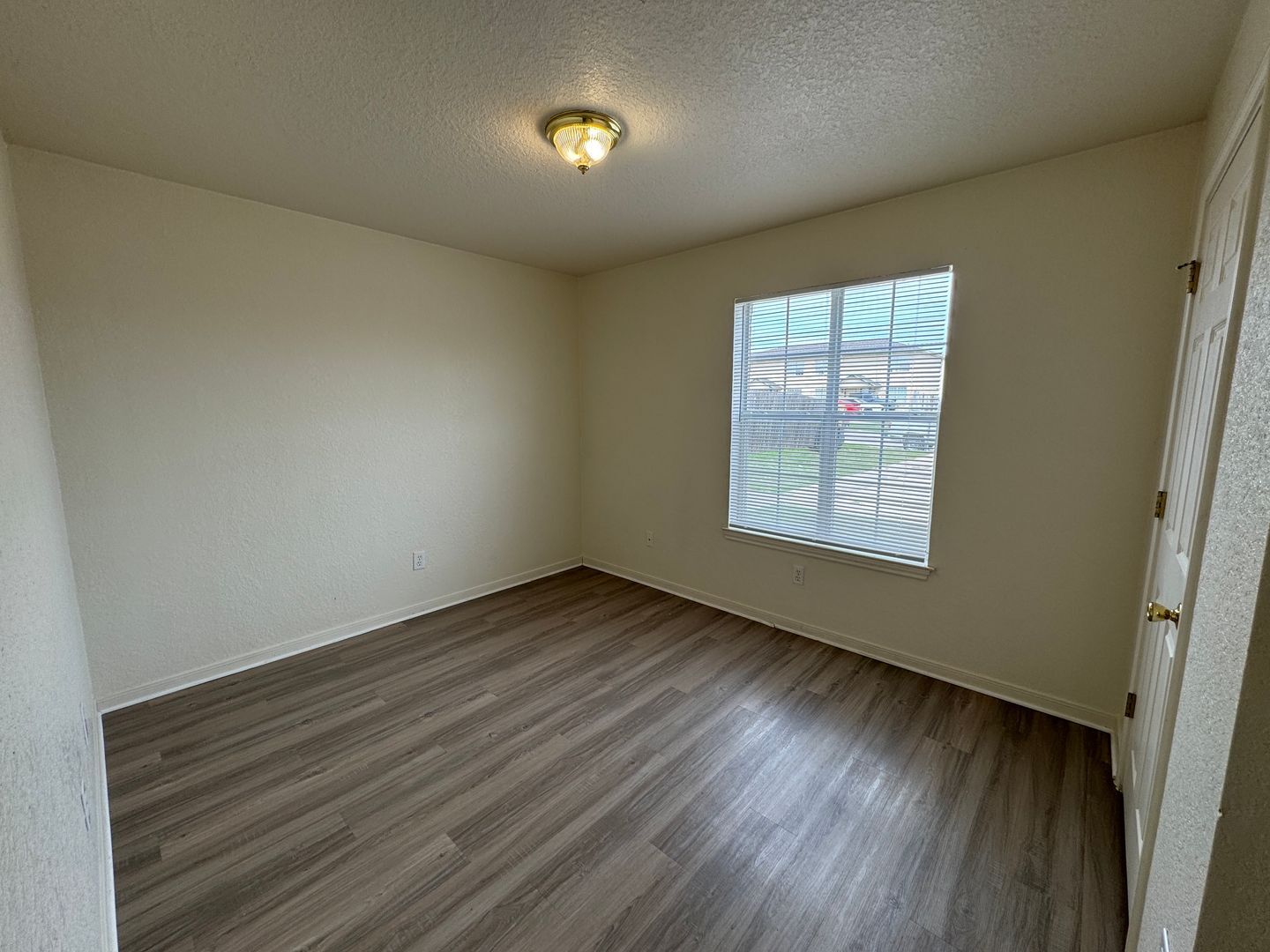 Building Photo - 1606 Dugger Cir