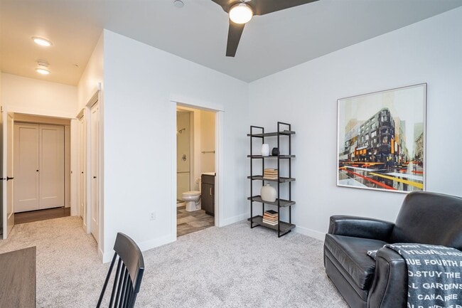 Building Photo - 300 S Clinton St