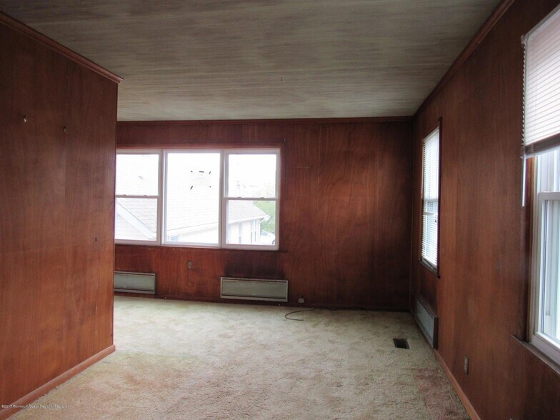 Building Photo - 318 Dupont Ave