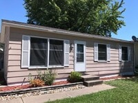 Building Photo - Spacious Rock Island Home with Yard and Garage!