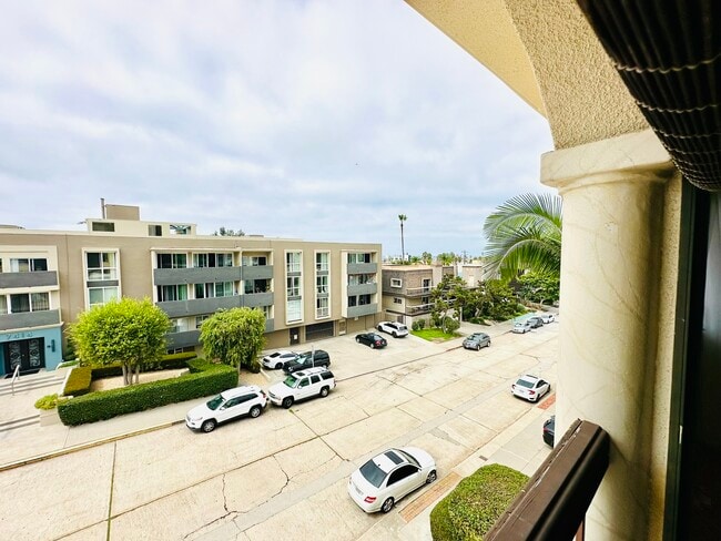 Building Photo - 7411 Herschel Ave