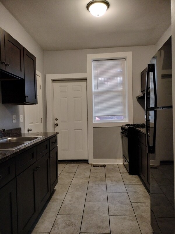 Building Photo - 6603 S Bishop St