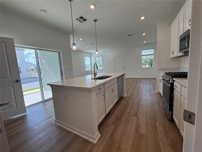 Building Photo - 301 Platform Ln