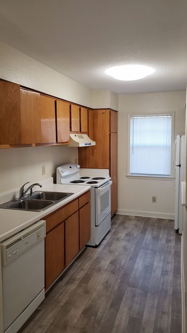 Building Photo - 2Bd 2.5 Ba $1250