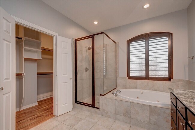 Building Photo - 1708 Utah St