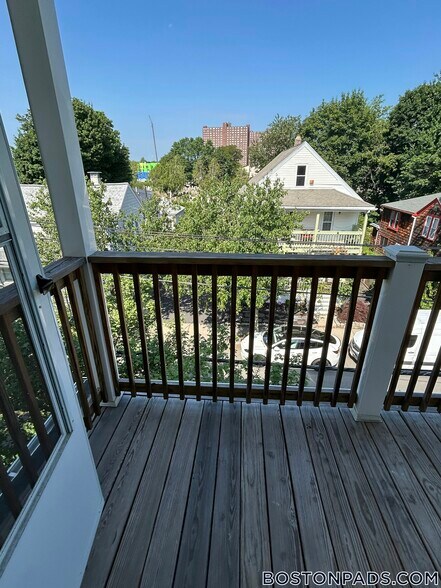 Building Photo - 196 Sherman St