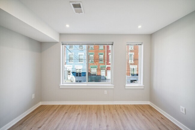 Building Photo - 1725 N 25th St