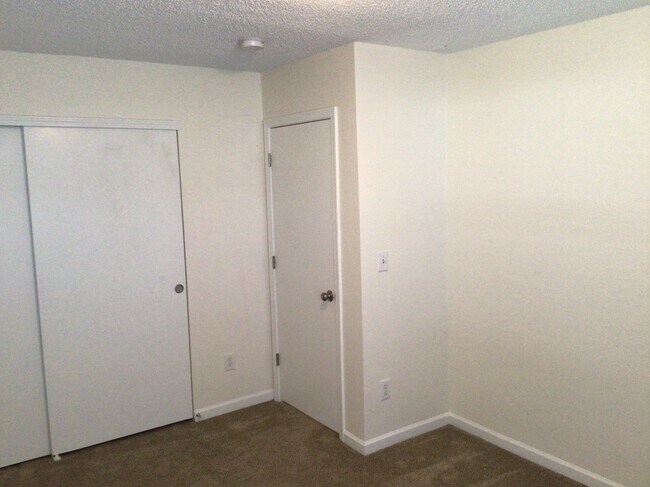 Building Photo - 209 Ranlo Avenue