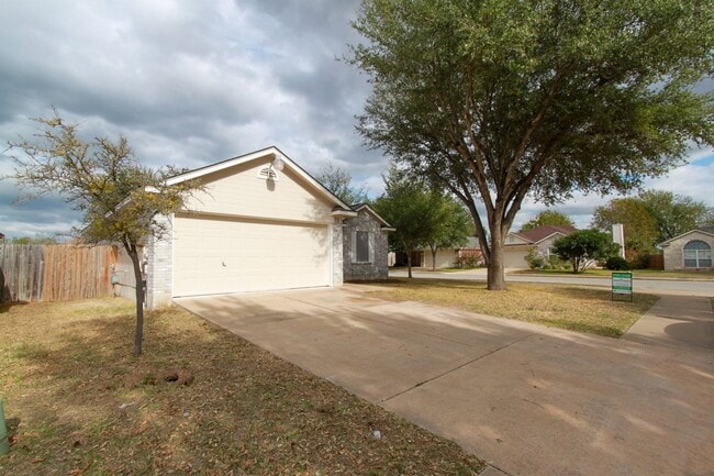 Building Photo - Spacious 3BR/2BA Corner Lot Home in Austin’s Colony