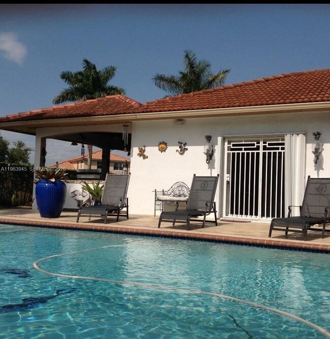 Building Photo - 730 NW 123rd Ave