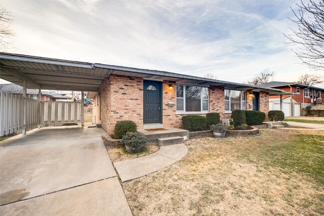 Building Photo - 10235 Jeffleigh Ln