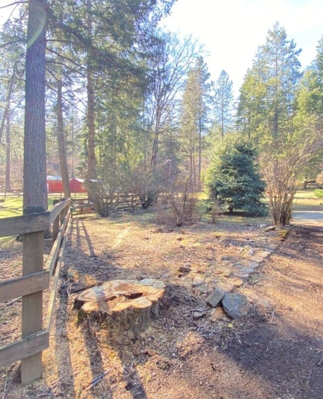 Building Photo - Spacious Four bedroom home in Post Falls