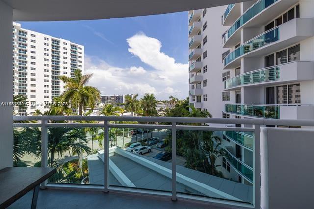 Building Photo - 3001 S Ocean Dr