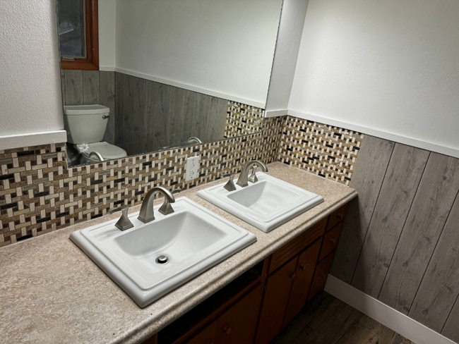 Building Photo - 401 W 14th St