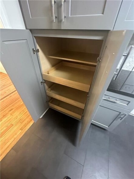 Building Photo - 349 Laquita Dr SE