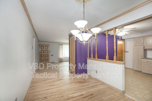 Building Photo - 6188 Cabrini Ln