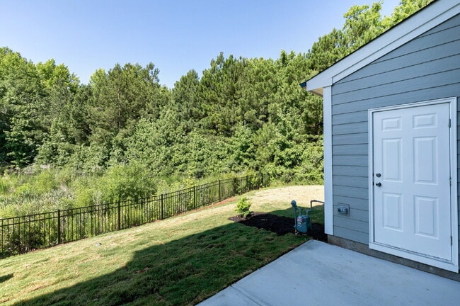 Building Photo - 341 Old Grove Ln