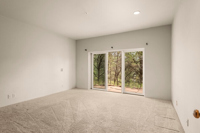 Building Photo - 306 Wild Spring Ln
