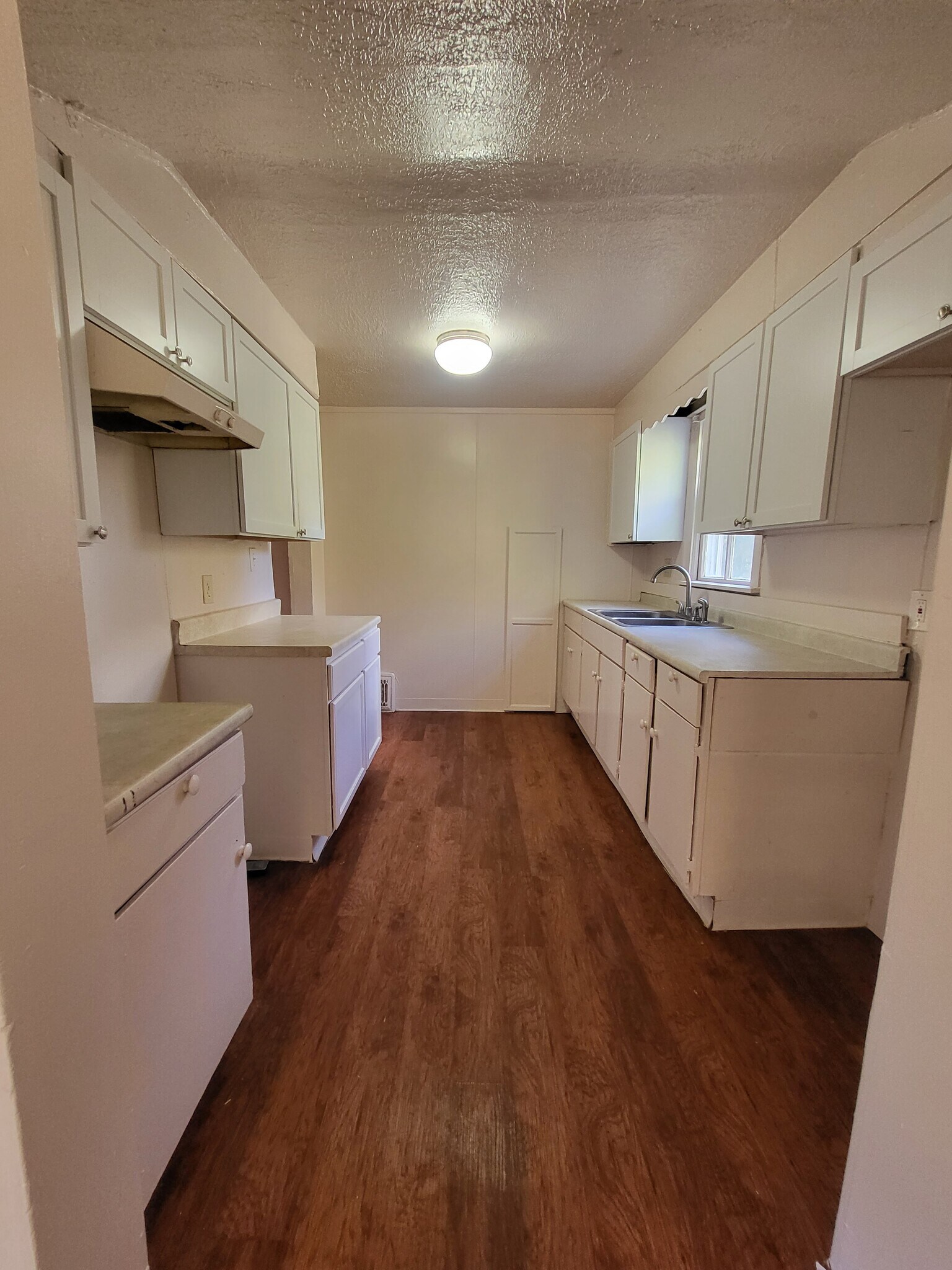 Building Photo - 1192 Maple St