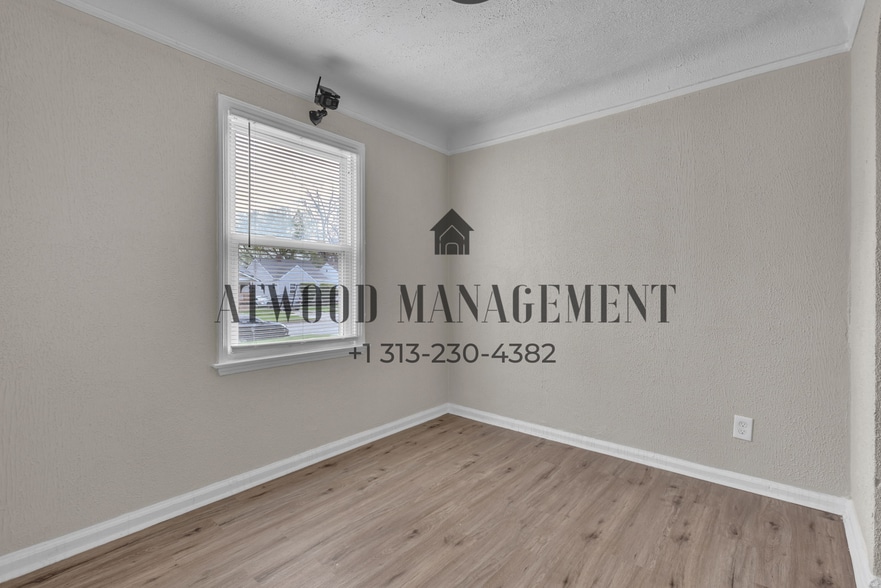 Building Photo - This beautifully updated 2-bedroom, 1-bath single-family home is ready for move-in!