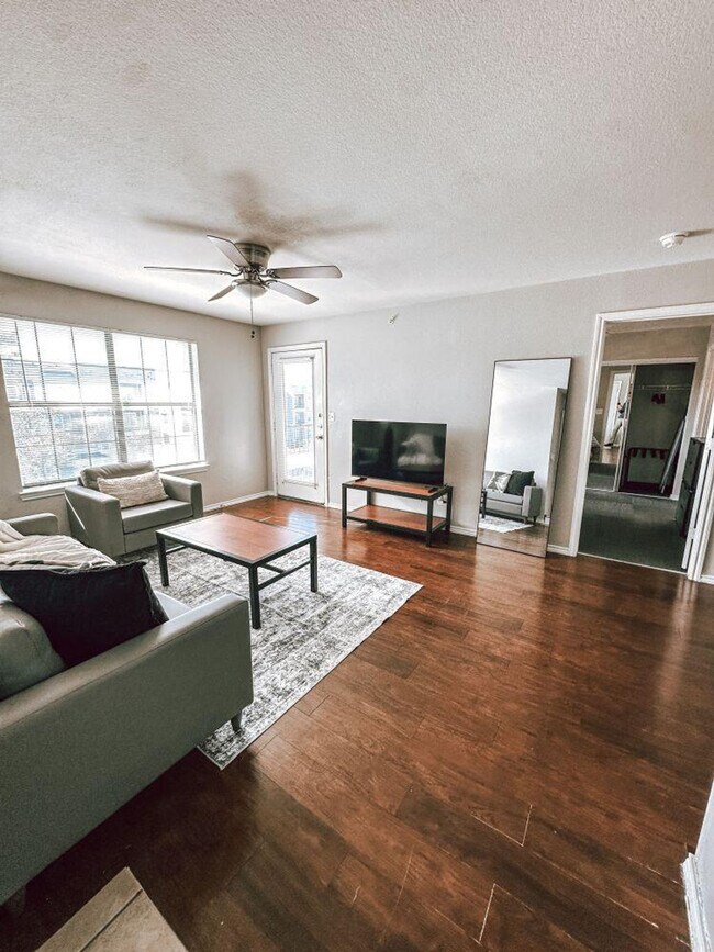 Building Photo - 1201 Cleveland St