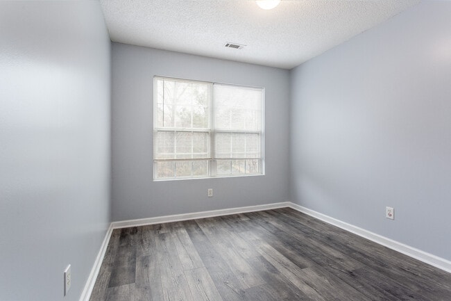 Building Photo - 7220 Oakley Ct