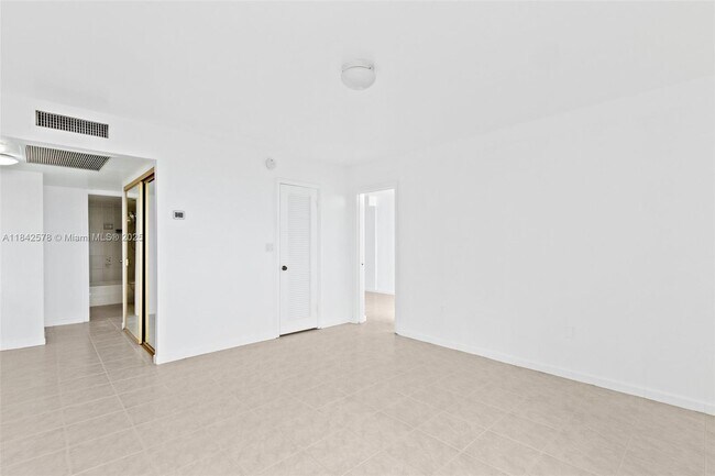 Building Photo - 6450 Collins Ave