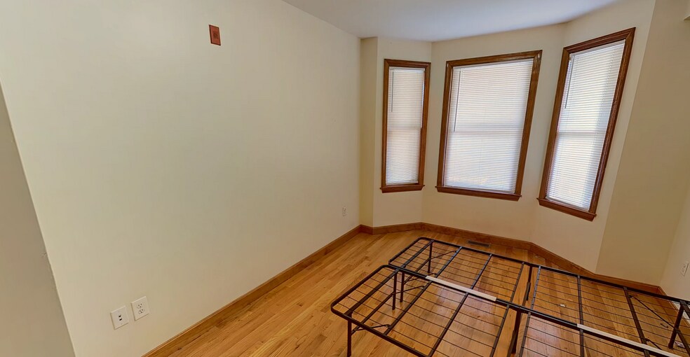 Building Photo - 112 Allston St