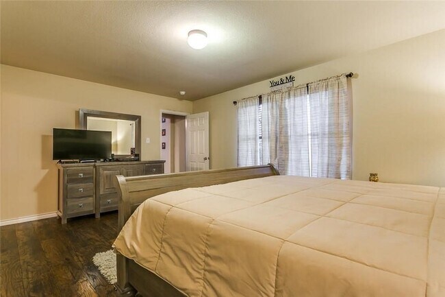 Building Photo - 8832 Elk Creek Ln