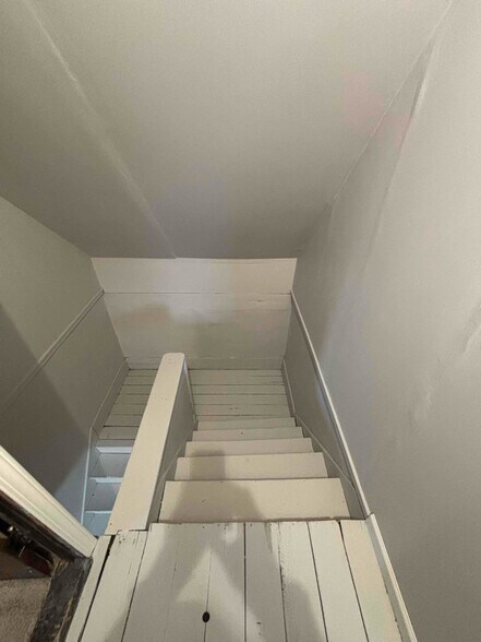 Building Photo - 703 Harrison Ave SW